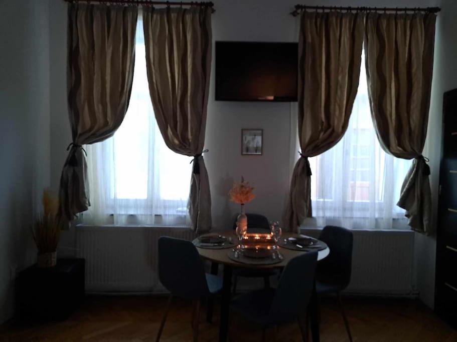 Sofia'S Home Comfy Studio In The Old Town Braşov Dış mekan fotoğraf