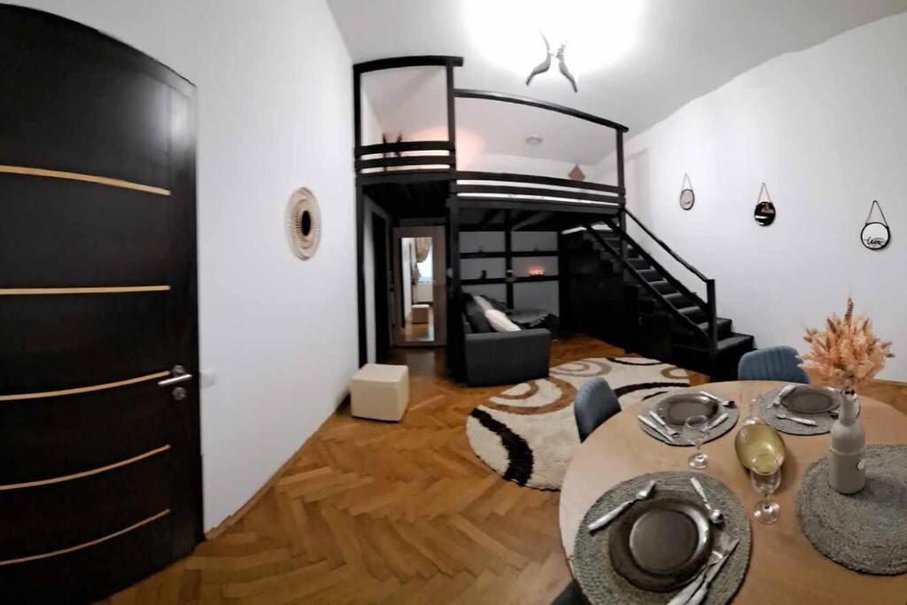 Sofia'S Home Comfy Studio In The Old Town Braşov Dış mekan fotoğraf
