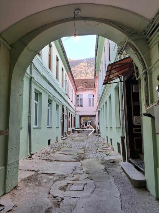 Sofia'S Home Comfy Studio In The Old Town Braşov Dış mekan fotoğraf
